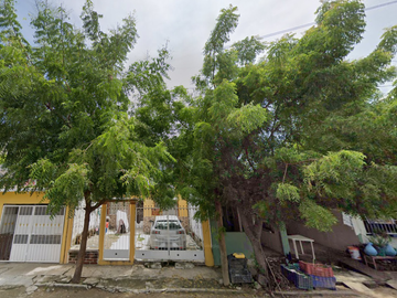 CASA EN LAURELES, PLAZUELAS DE SAN FRANCISCO, TONALA, CHIAPAS. ¡NO CREDITOS!