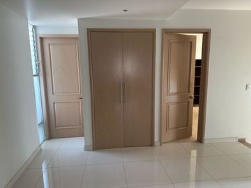BONITA CASA BIEN UBICADA CON TODOS LOS SERVICOS