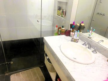 Lindo dpto., chacarilla, S. Borja, c/s muebles, 2 dorms. 4 baños, 2cocheras