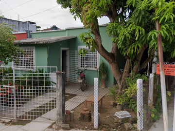 CASA EN AV. MIGUEL BESALLO, EL ROSARIO, TONALA, CHIAPAS. ¡NO CREDITOS!