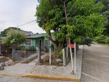 CASA EN AV. MIGUEL BESALLO, EL ROSARIO, TONALA, CHIAPAS. ¡NO CREDITOS!