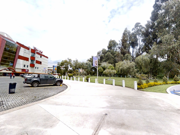 Oficinas en renta - Centro comercial River Mall Valle de los chillos