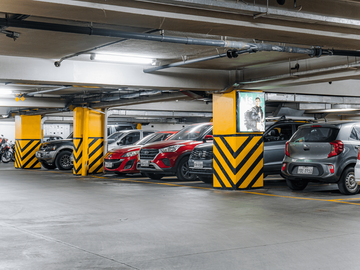 Oficinas en renta - Centro comercial River Mall Valle de los chillos