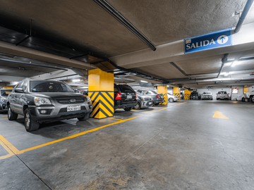 Oficinas en renta - Centro comercial River Mall Valle de los chillos