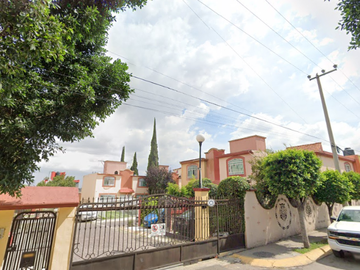 Casa en Remate-(65% Debajo De Su Valor Comercial, Solo Recursos Propios)-Cam. a Acolman, Cofradía San Miguel ÌII, Cuautitlán Izcalli-SK10
