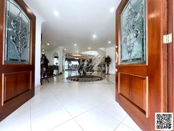 CASA EN VENTA, JARDINES DEL CAMPESTRE, 4 REC CON BAÑO. ALBERCA, EQUIPADA,