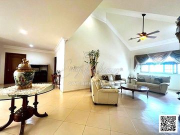 CASA EN VENTA, JARDINES DEL CAMPESTRE, 4 REC CON BAÑO. ALBERCA, EQUIPADA,