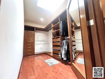 CASA EN VENTA, JARDINES DEL CAMPESTRE, 4 REC CON BAÑO. ALBERCA, EQUIPADA,