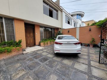 😍🏡Casa en Venta en Las Gardenias Surco🏡😍