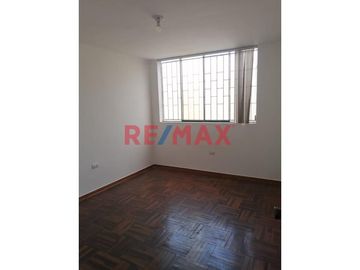 Se Alquila Departamento/Oficina De 61M2 Frente Metro Aramburu Surquillo