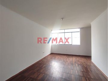 Se Alquila Departamento/Oficina De 61M2 Frente Metro Aramburu Surquillo