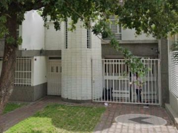 VENTA DE AMPLIA CASA EN LA FLORA