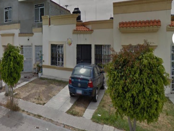 HERMOSA CASA EN VENTA EN Rinconadas Del Bosque, Moroleón, Guanajuato.