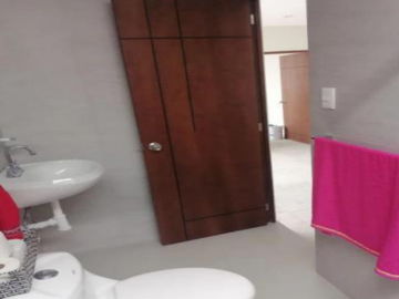 HERMOSA CASA EN VENTA EN Rinconadas Del Bosque, Moroleón, Guanajuato.
