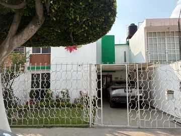 CASA EN VENTA EN BOSQUES DE ARAGON FRACC CON SEGURIDAD PRIVADA