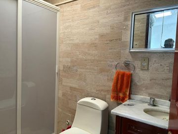 CASA EN VENTA EN BOSQUES DE ARAGON FRACC CON SEGURIDAD PRIVADA