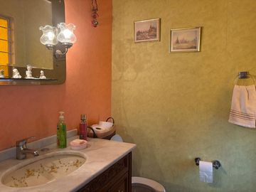 CASA EN VENTA EN BOSQUES DE ARAGON FRACC CON SEGURIDAD PRIVADA