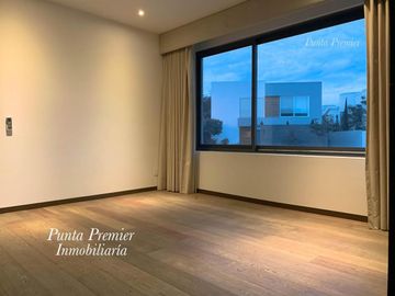 Casa de Lujo Puerta Aqua en Venta Av Universidad como Nueva Zona Dorada Andares Zapopan Punta Premier