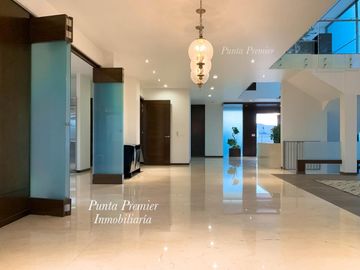 Casa de Lujo Puerta Aqua en Venta Av Universidad como Nueva Zona Dorada Andares Zapopan Punta Premier