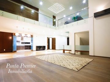 Casa de Lujo Puerta Aqua en Venta Av Universidad como Nueva Zona Dorada Andares Zapopan Punta Premier