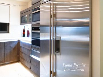 Casa de Lujo Puerta Aqua en Venta Av Universidad como Nueva Zona Dorada Andares Zapopan Punta Premier