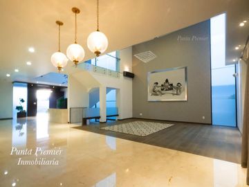 Casa de Lujo Puerta Aqua en Venta Av Universidad como Nueva Zona Dorada Andares Zapopan Punta Premier