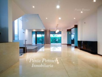Casa de Lujo Puerta Aqua en Venta Av Universidad como Nueva Zona Dorada Andares Zapopan Punta Premier