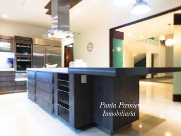 Casa de Lujo Puerta Aqua en Venta Av Universidad como Nueva Zona Dorada Andares Zapopan Punta Premier