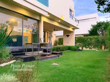 Casa de Lujo Puerta Aqua en Venta Av Universidad como Nueva Zona Dorada Andares Zapopan Punta Premier