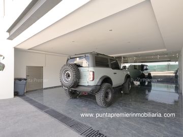 Residencia de lujo en Puerta las Lomas Venta zona Dorada Andares Puerta de Hierro Zapopan.