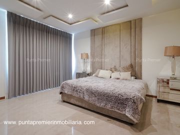 Residencia de lujo en Puerta las Lomas Venta zona Dorada Andares Puerta de Hierro Zapopan.