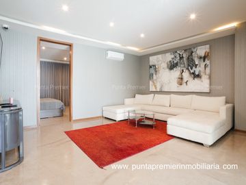 Residencia de lujo en Puerta las Lomas Venta zona Dorada Andares Puerta de Hierro Zapopan.