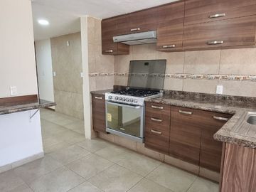 CASA EN VENTA PROTOTIPO MILAN CON AMPLIACION FRACC. BOSQUE DE LAS FUENTES A 13 MINUTOS DE GALERIAS METEPEC