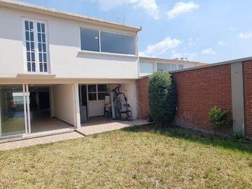 CASA EN VENTA PROTOTIPO MILAN CON AMPLIACION FRACC. BOSQUE DE LAS FUENTES A 13 MINUTOS DE GALERIAS METEPEC