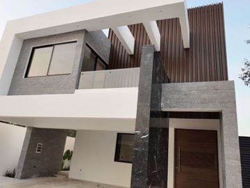 CASA EN VENTA EN PROVINCIA, CLUB DE GOLF, MÉRIDA, YUCATÁN.