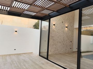 CASA EN VENTA EN PROVINCIA, CLUB DE GOLF, MÉRIDA, YUCATÁN.