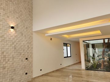 CASA EN VENTA EN PROVINCIA, CLUB DE GOLF, MÉRIDA, YUCATÁN.
