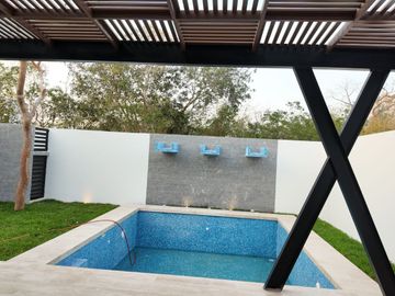 CASA EN VENTA EN PROVINCIA, CLUB DE GOLF, MÉRIDA, YUCATÁN.