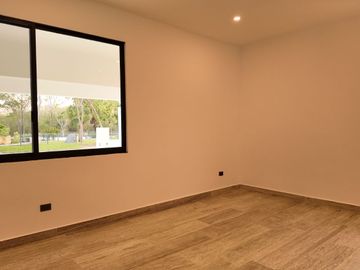 CASA EN VENTA EN PROVINCIA, CLUB DE GOLF, MÉRIDA, YUCATÁN.