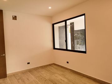 CASA EN VENTA EN PROVINCIA, CLUB DE GOLF, MÉRIDA, YUCATÁN.