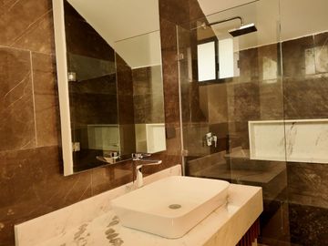 CASA EN VENTA EN PROVINCIA, CLUB DE GOLF, MÉRIDA, YUCATÁN.