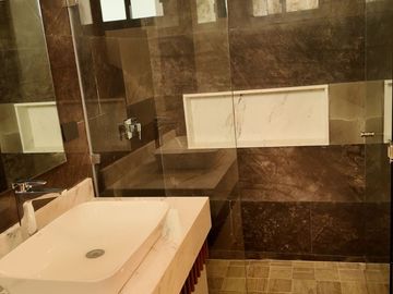 CASA EN VENTA EN PROVINCIA, CLUB DE GOLF, MÉRIDA, YUCATÁN.