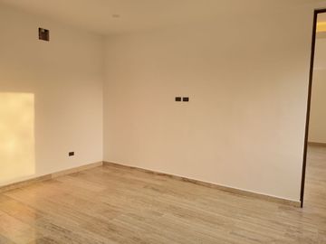 CASA EN VENTA EN PROVINCIA, CLUB DE GOLF, MÉRIDA, YUCATÁN.