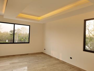CASA EN VENTA EN PROVINCIA, CLUB DE GOLF, MÉRIDA, YUCATÁN.
