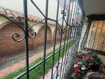 SE VENDEN 2 CASAS EN BARRIO SANTA PAULA