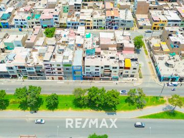 Se Vende Casa Primer Piso De 181M2 Incluido Triplex En Patio Interno - Sjl