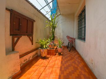 Se Vende Casa Primer Piso De 181M2 Incluido Triplex En Patio Interno - Sjl