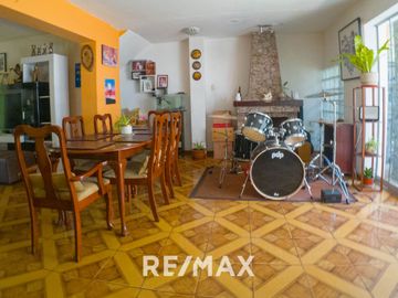 Se Vende Casa Primer Piso De 181M2 Incluido Triplex En Patio Interno - Sjl