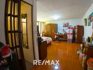 Se Vende Casa Primer Piso De 181M2 Incluido Triplex En Patio Interno - Sjl