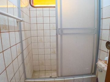 Se Vende Casa Primer Piso De 181M2 Incluido Triplex En Patio Interno - Sjl